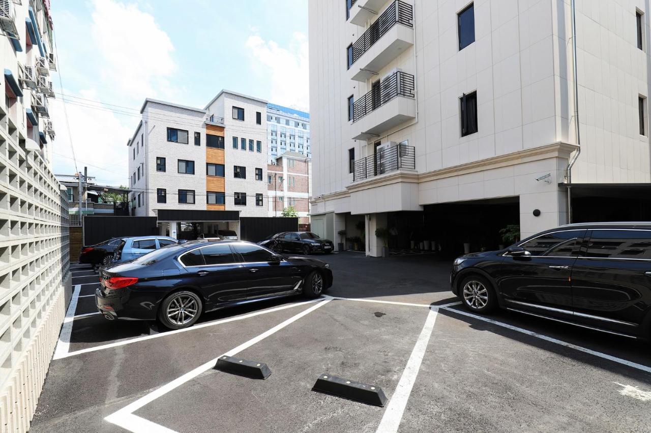 Chuncheon Hotel Bentley Bagian luar foto