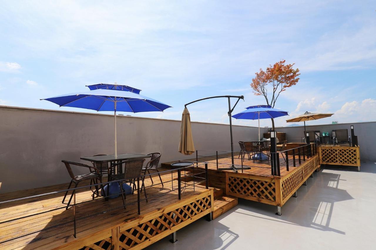 Chuncheon Hotel Bentley Bagian luar foto