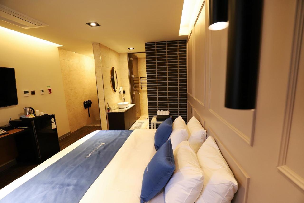Chuncheon Hotel Bentley Bagian luar foto