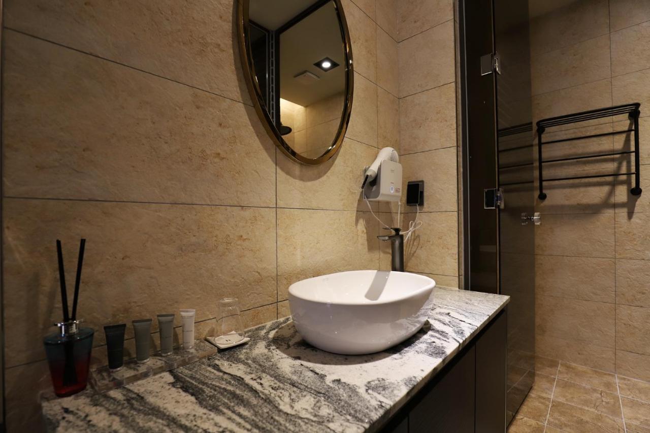 Chuncheon Hotel Bentley Bagian luar foto