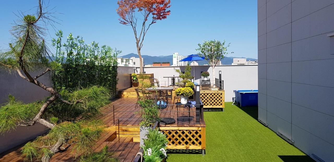 Chuncheon Hotel Bentley Bagian luar foto