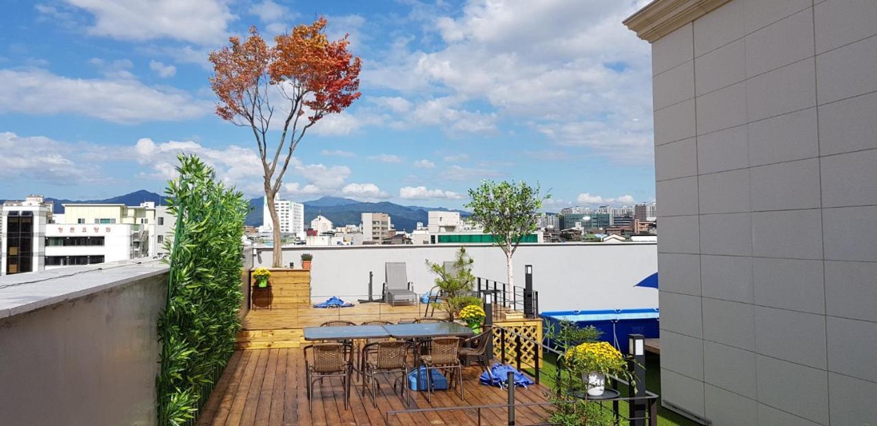 Chuncheon Hotel Bentley Bagian luar foto