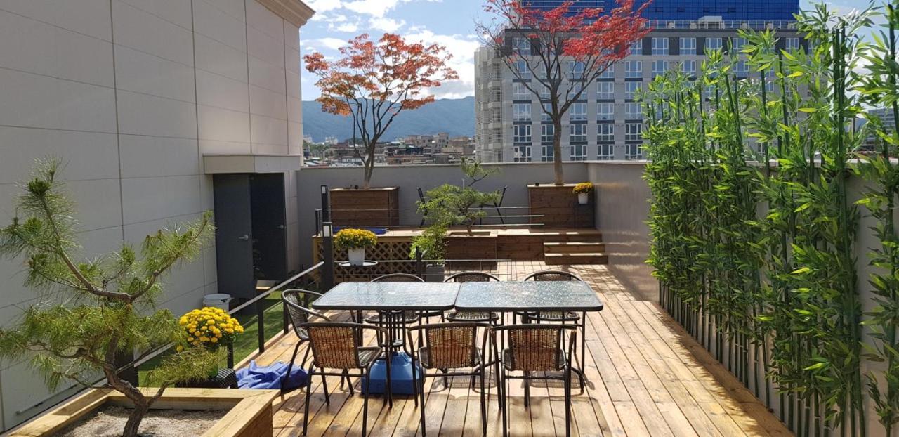 Chuncheon Hotel Bentley Bagian luar foto
