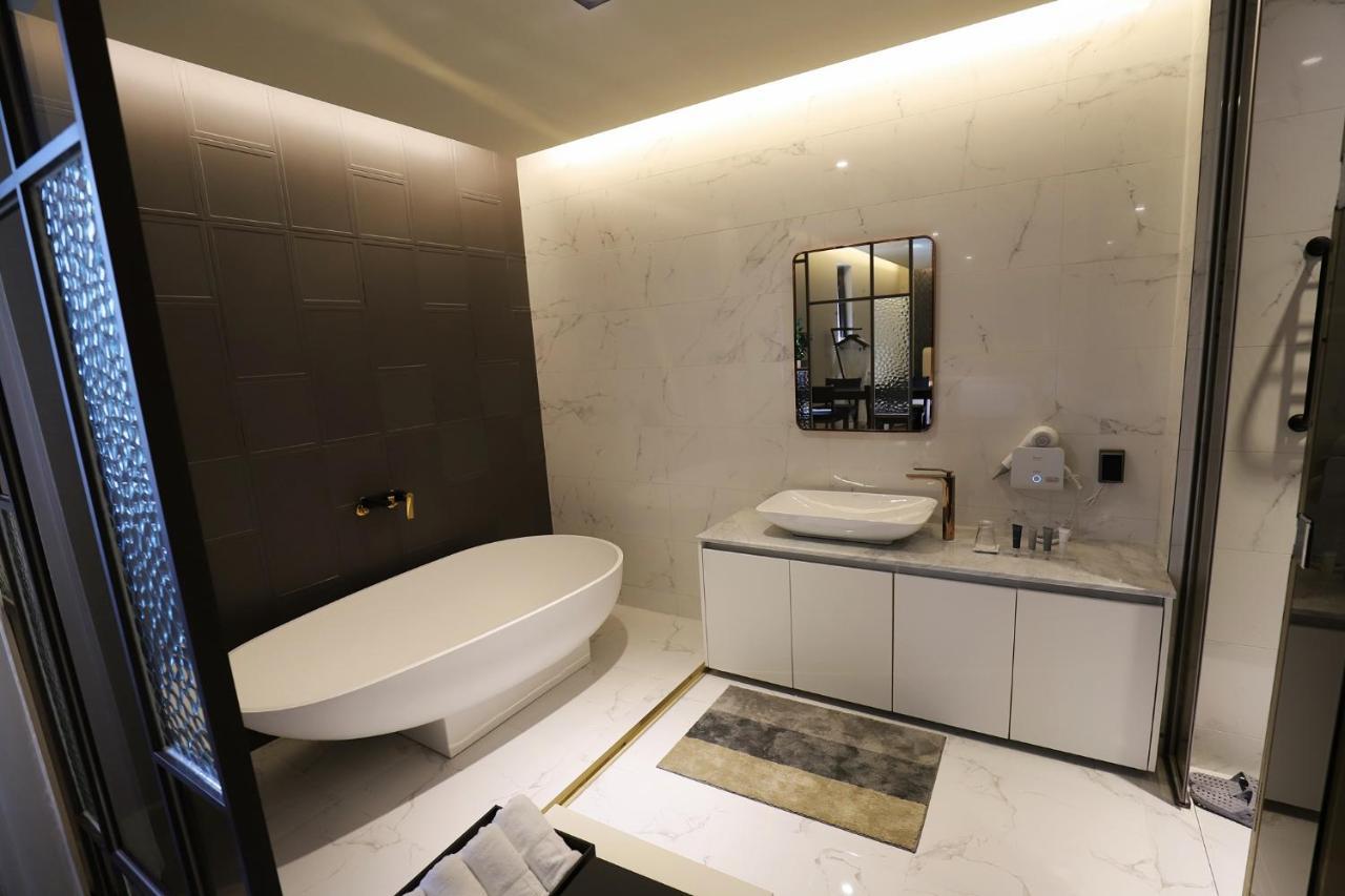 Chuncheon Hotel Bentley Bagian luar foto